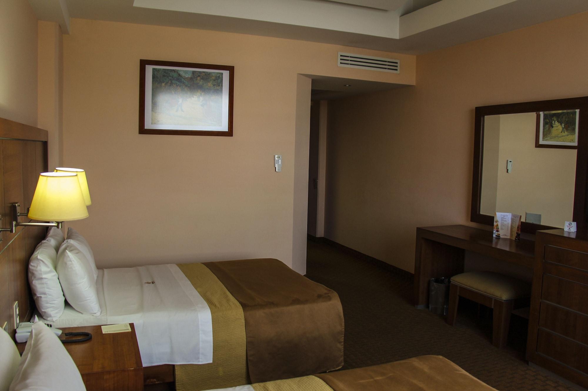 Hotel Soleil Business Class Celaya Zewnętrze zdjęcie
