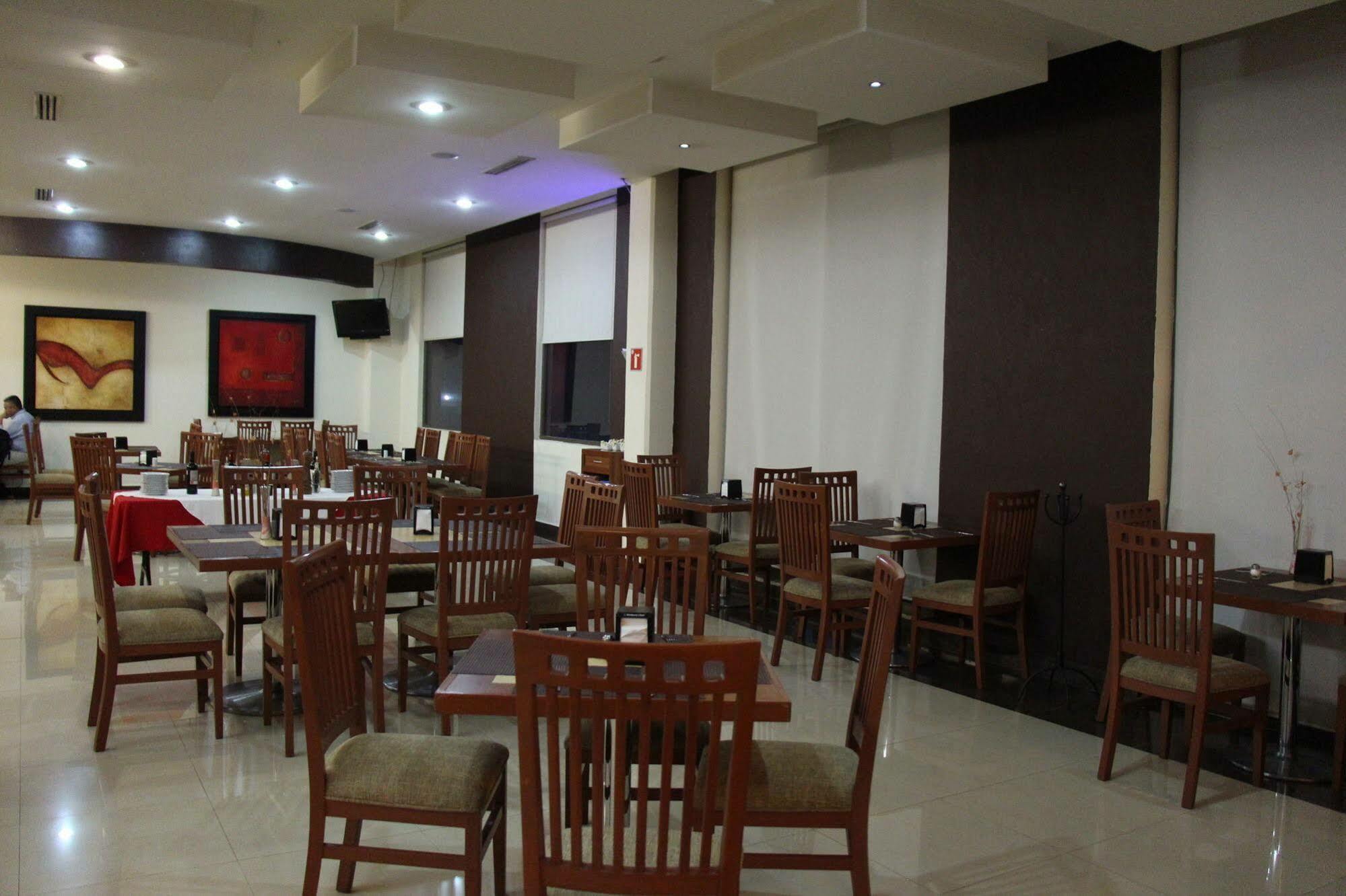 Hotel Soleil Business Class Celaya Zewnętrze zdjęcie