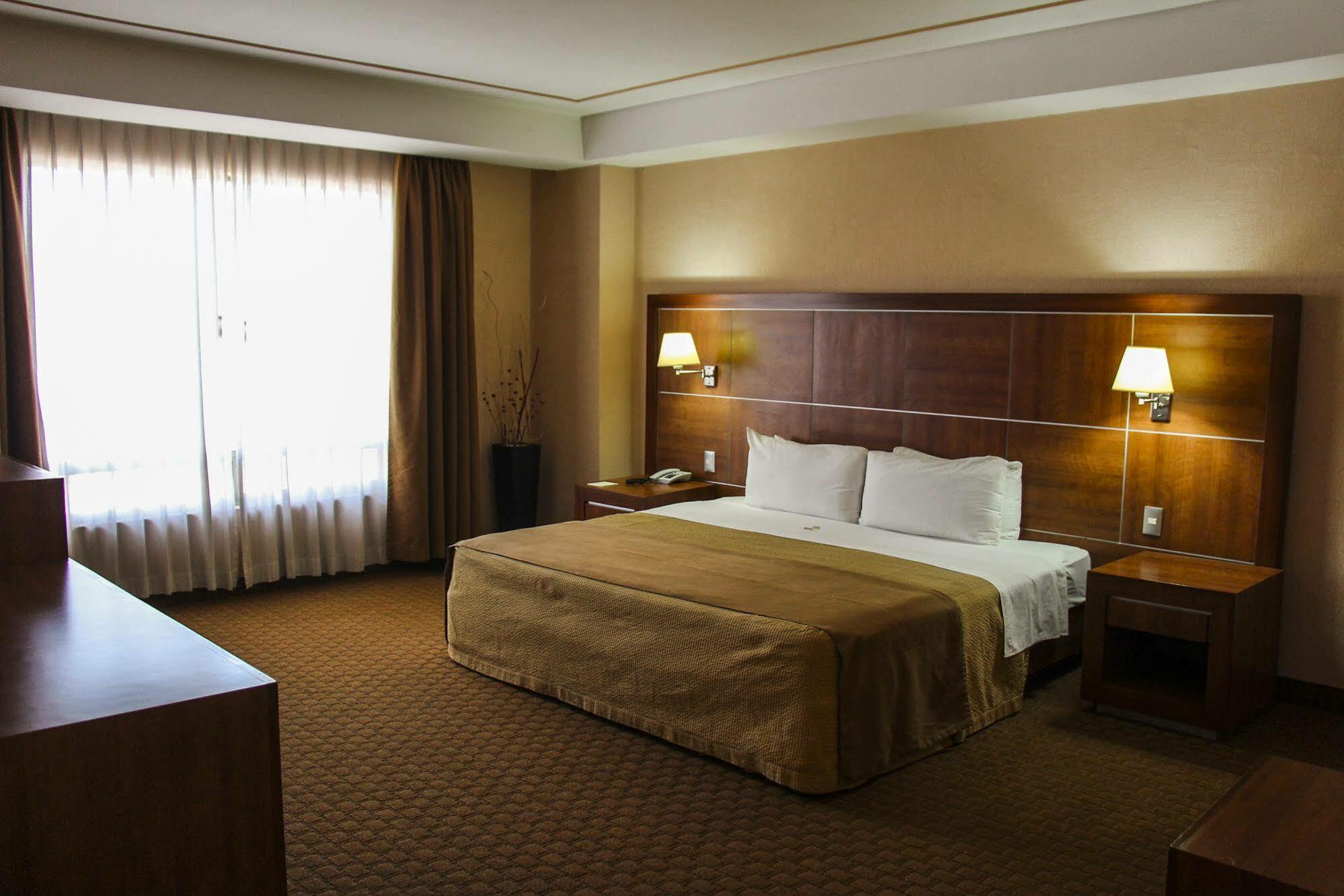 Hotel Soleil Business Class Celaya Zewnętrze zdjęcie