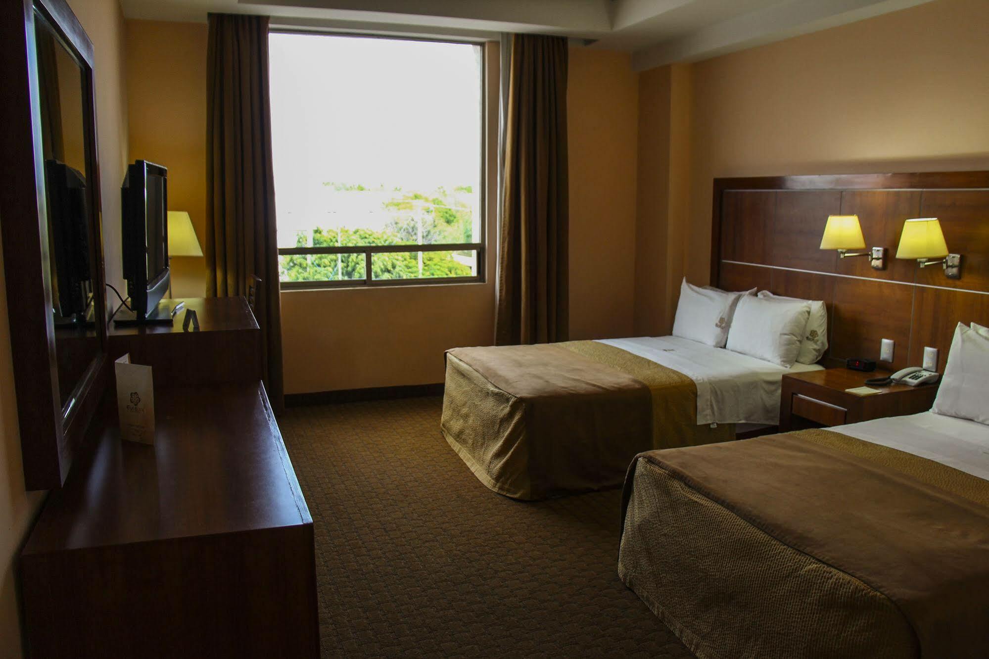 Hotel Soleil Business Class Celaya Zewnętrze zdjęcie